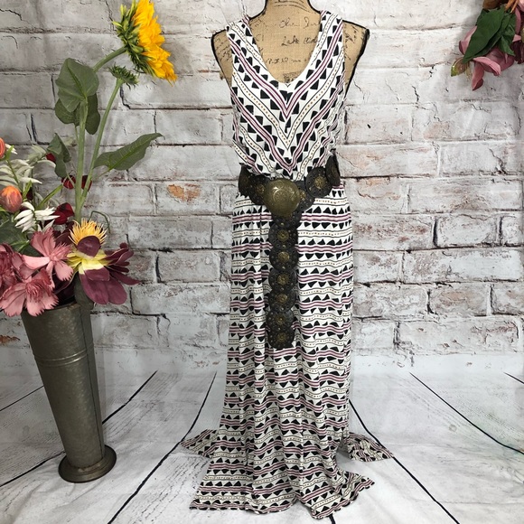 Lucky Brand Dresses & Skirts - Lucky Brand Boho Slitted Sides Breezy Maxi Dress